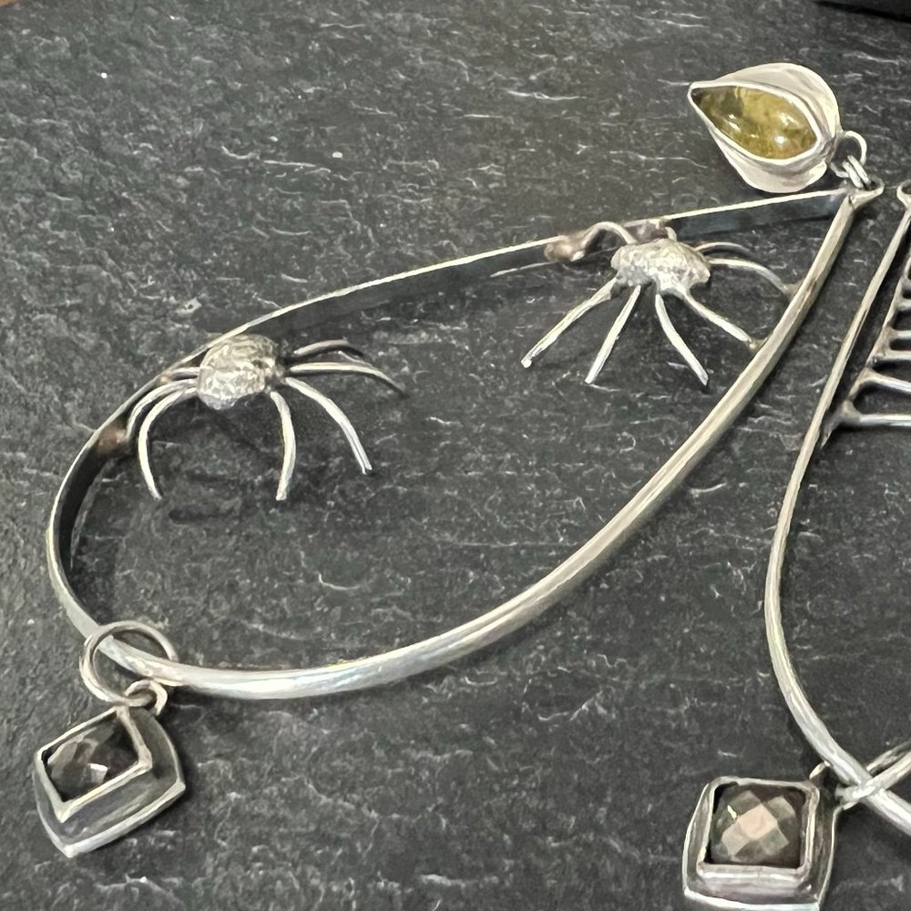Sterling Silver spider hoops featuring golden amber and flashy pyrite - Picture 3 of 5